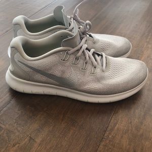 Women’s 8.5 Nike Free Run